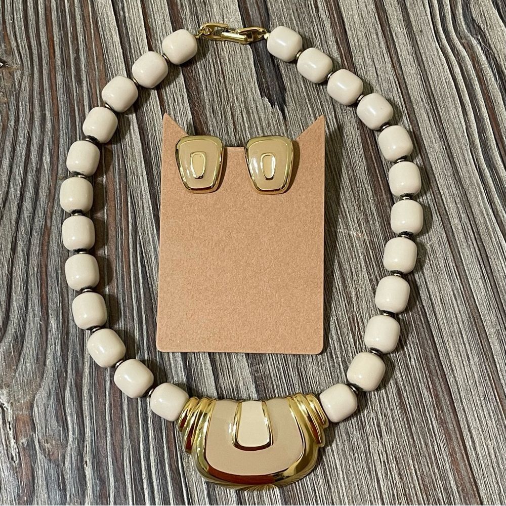 VTG 1986 Napier Sahara Sands Necklace & Earrings Set Beaded Beige Enamel Pendant